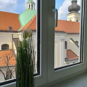 ferienwohnung-schloessel-1080.vienna-besthotels.com/